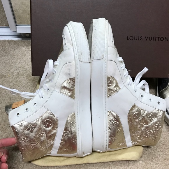 💯 Authentic Louis Vuitton gold monogram sneakers - Picture 2 of 8